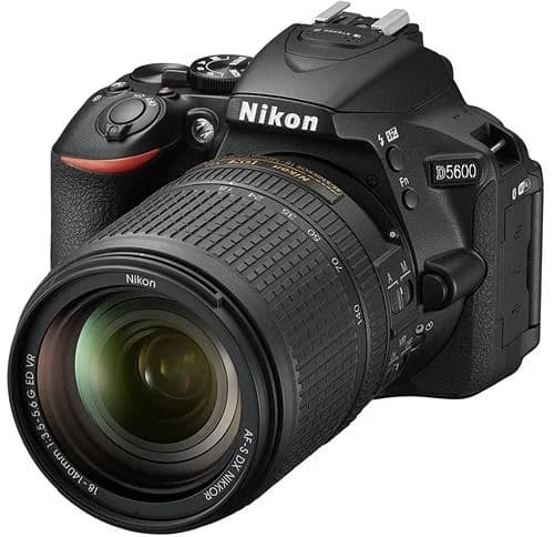 Máquina Fotográfica Reflex (DSLR) Nikon D5600 + 18-140 VR - Reflex 24 MP | APS-C | f3.5-5.6