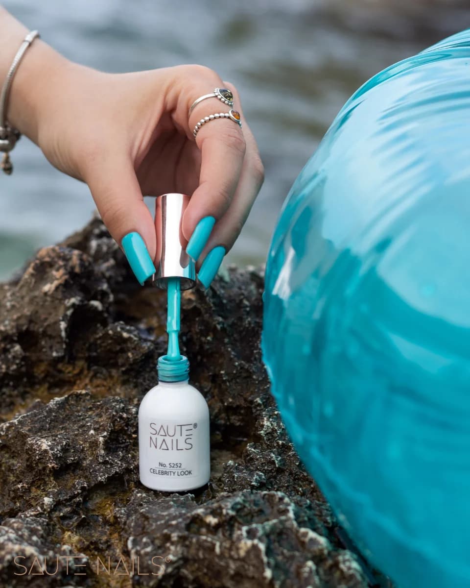 Verniz Gel Saute Nails S252 Celebrity Look (Azul Turquesa Néon)