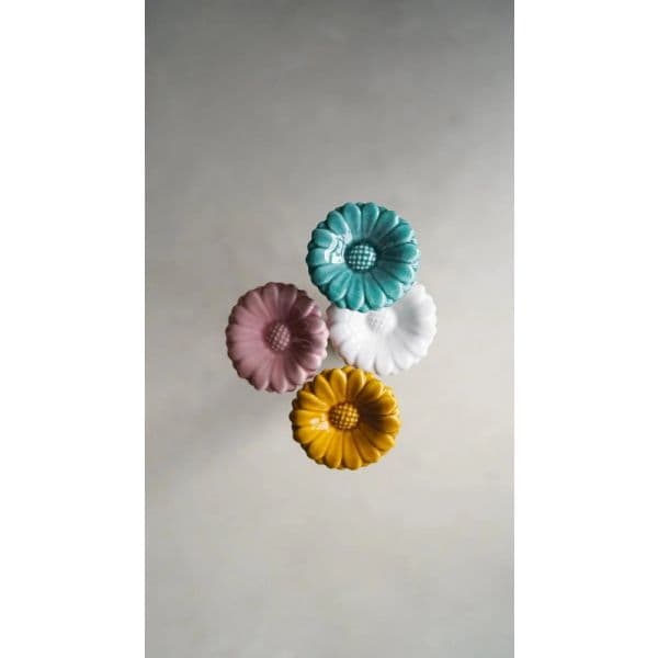 Ceramor Cerâmica Bouquet de 4 Flores Camomila https://i.postimg.cc/Bvy61rsP/flores-ceramica-camomila-1.jpg