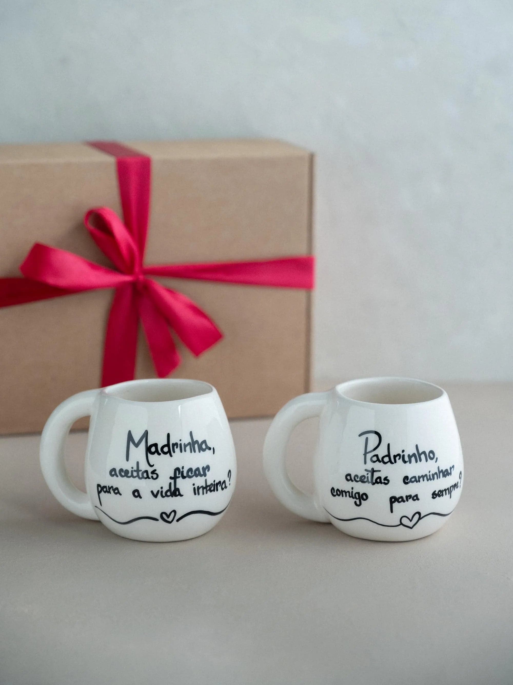 Conjunto 2 canecas "Padrinhos"