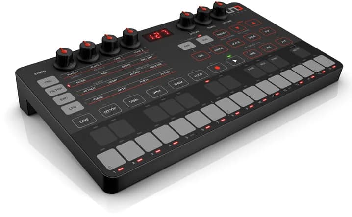 IK Multimedia Sintetizador UNO Synth - 8025813758032
