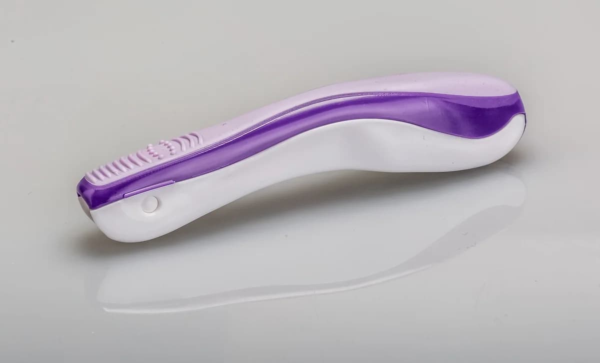 Elgydium Escova de Dentes Pocket Suave
