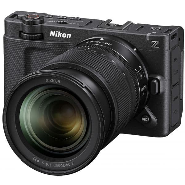 Nikon Z fc + AF-S NIKKOR 24-70mm f/4 S Preta