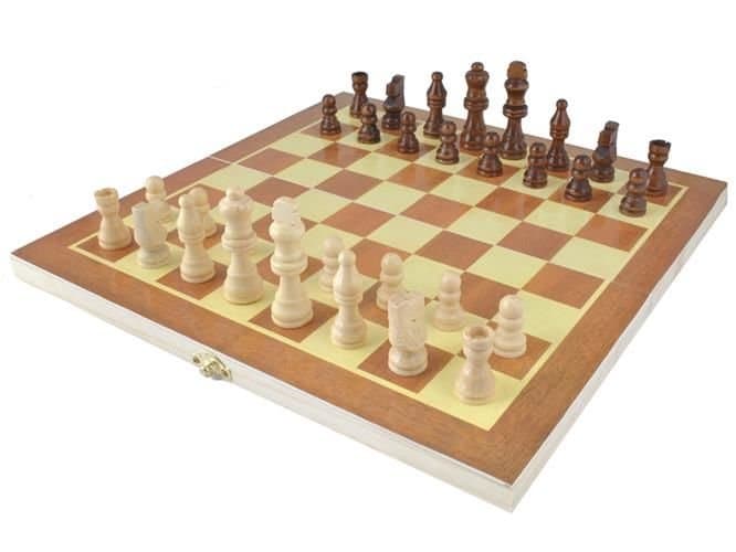 JOGO DE XADREZ EM CAIXA DE MADEIRA