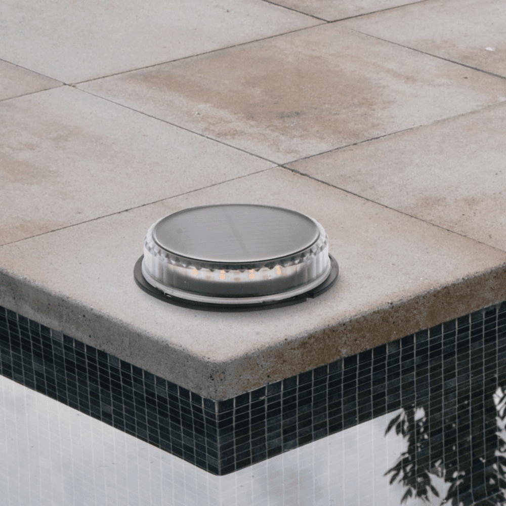 LedMe Farol led Solar Buy com Espigão 3000k
