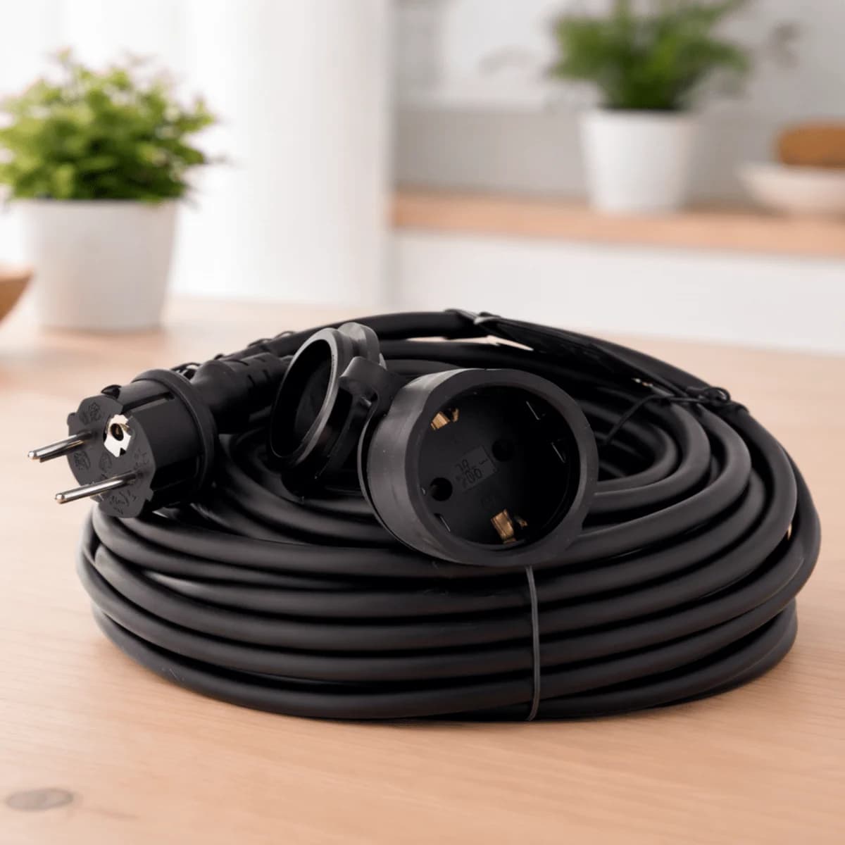 Extensão Schuko com cobertura IP44 (3x1,5mm) 5 metros, Preta