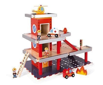 Parque de Bombeiros de madeira com figuras 3+