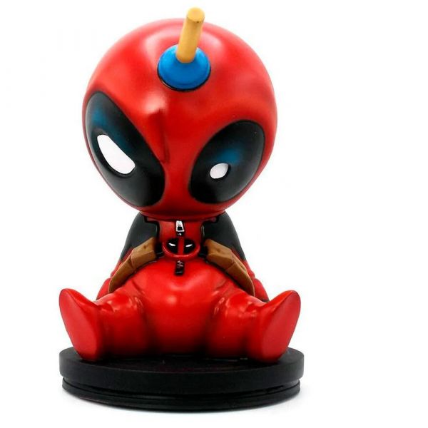 Semic Studio Marvel - Deadpool 20cm