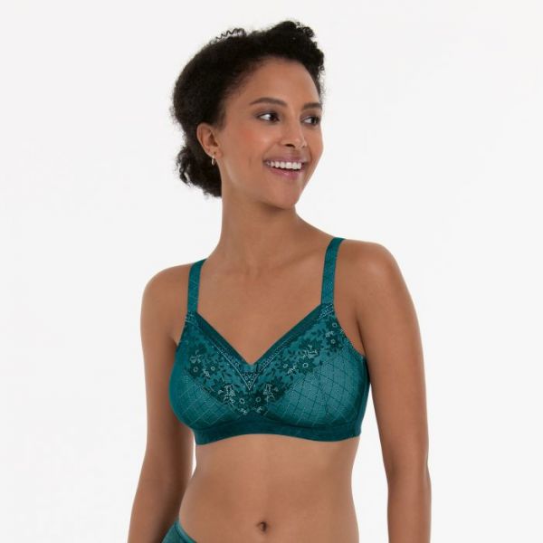 Anita Soutien de Prótese (80, Esmeralda)