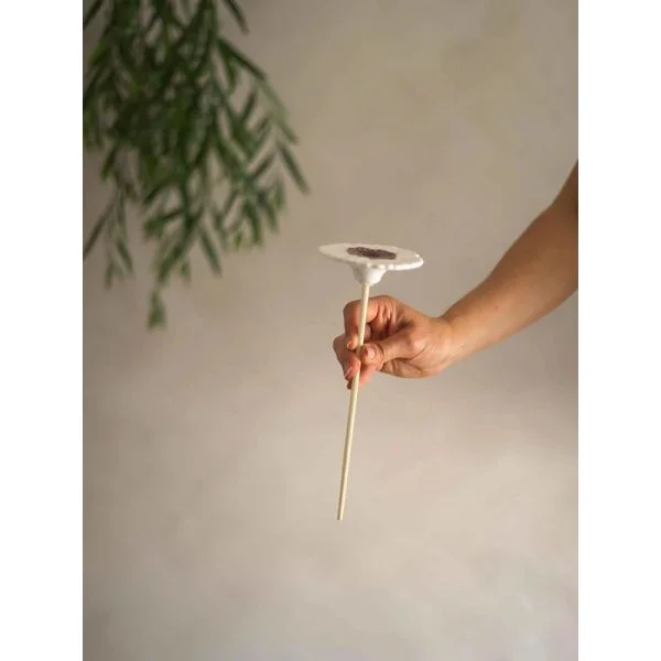 Ceramor Cerâmica Flor Girassol Branco https://i.postimg.cc/pVKTpcSy/flor-girassol_(1).jpg