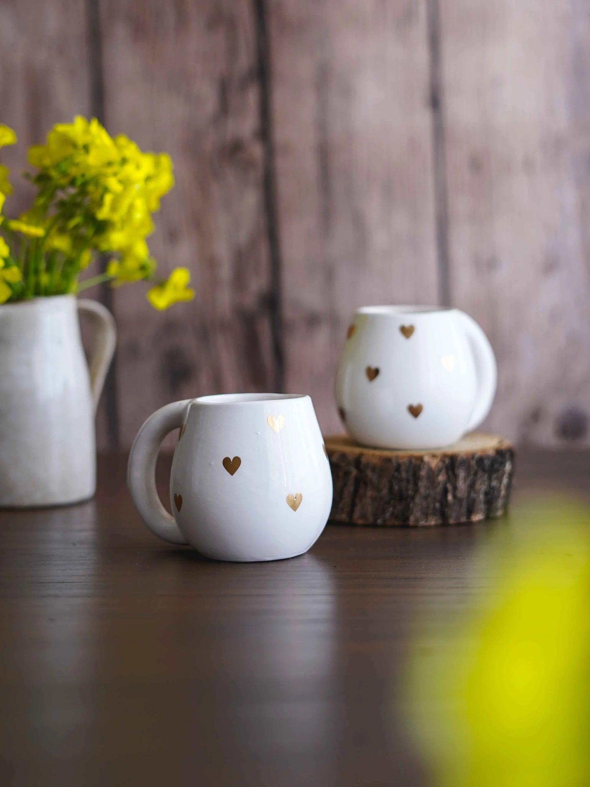 Caneca Corações Dourados